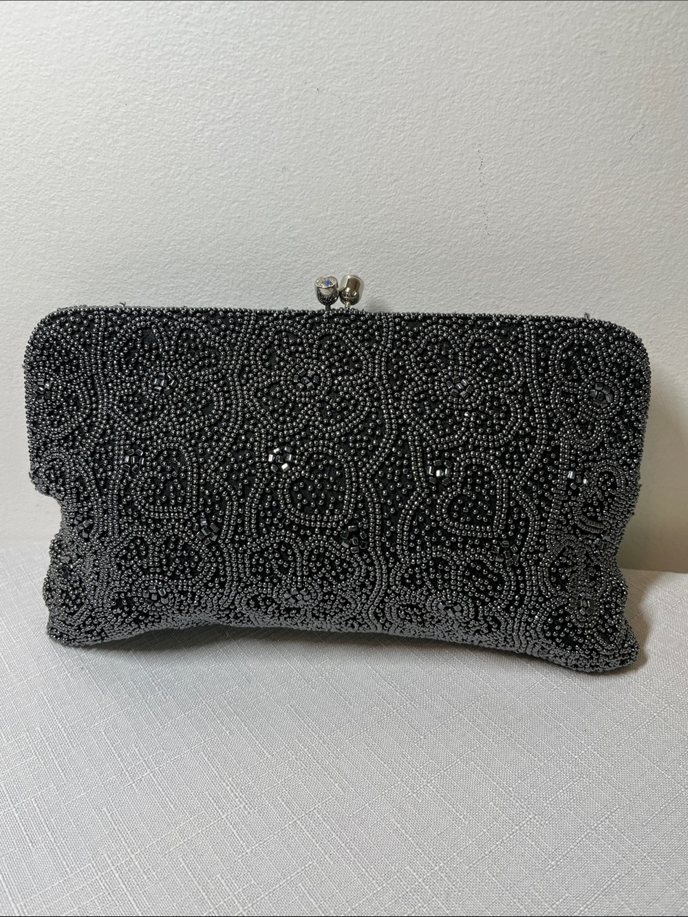 BIRKS JAPAN Black Beaded Evening Clutch 
KISS LOCK Twist CLOSURE
Vintage